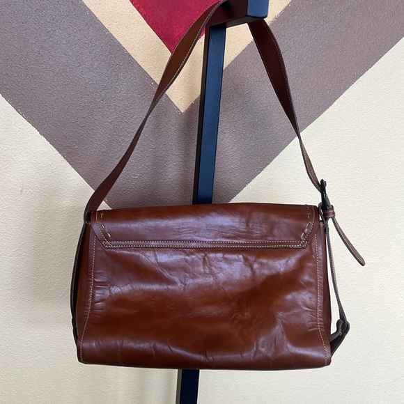 Prune Leather Shoulder Bag. Preloved - Picture 3 of 11